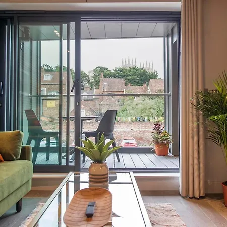 The Quadrant - The Palm Suite York Exterior photo