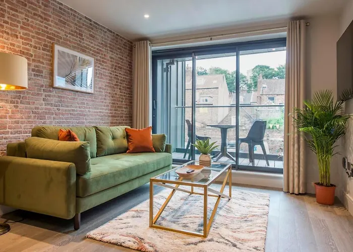 The Quadrant - The Palm Suite
