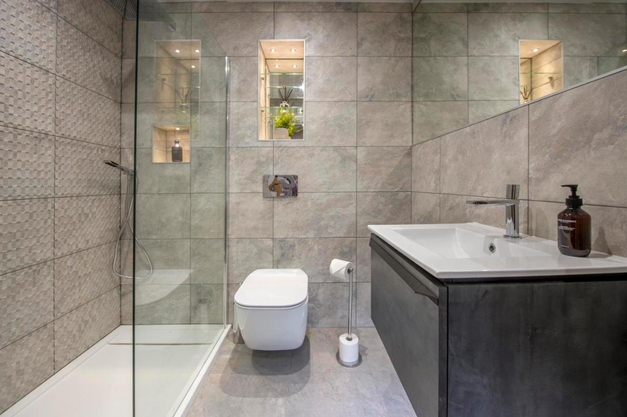 The Quadrant - The Palm Apartment