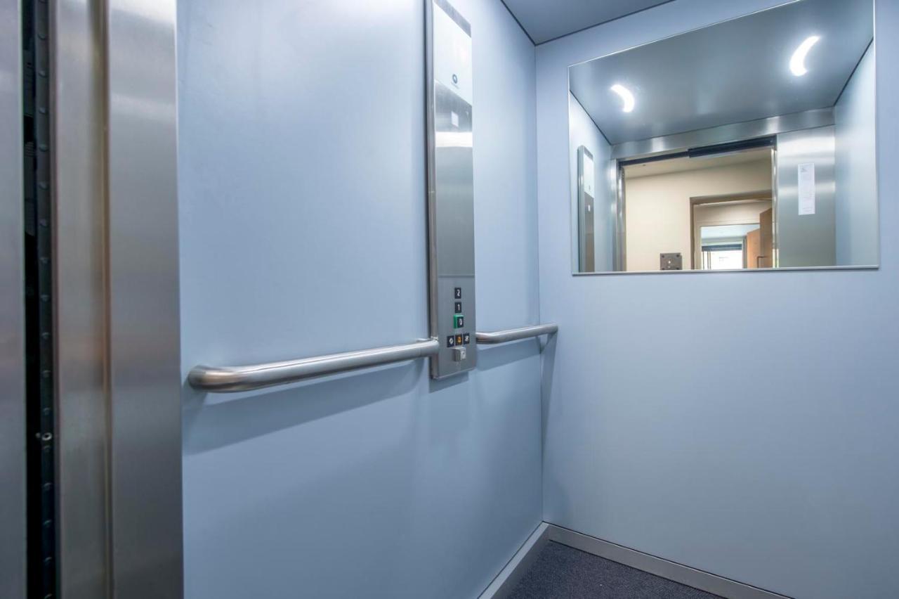 The Quadrant - The Palm Apartment